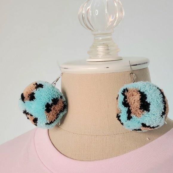 Jewelry - Sale 💕 Leopard Pom Pom Earrings
